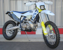 Load image into Gallery viewer, Baja Designs 2020+ XL80 LED Husqvarna Kit